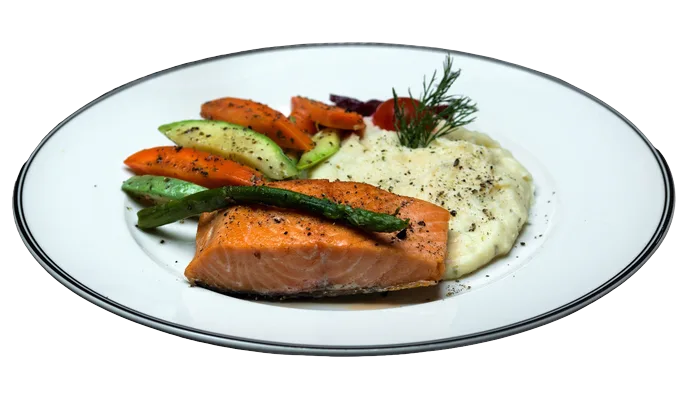 Izgara Somon - sebze garnitür ve patates püresi eşliğinde somon fileto, premium kurumsal catering sunumu
